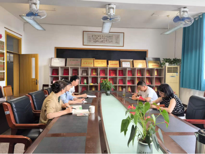 青春课堂“同课同构”，以研促教助力成长——遂宁四中历史组开展青年教师“同课同构”教学展评活动171.png